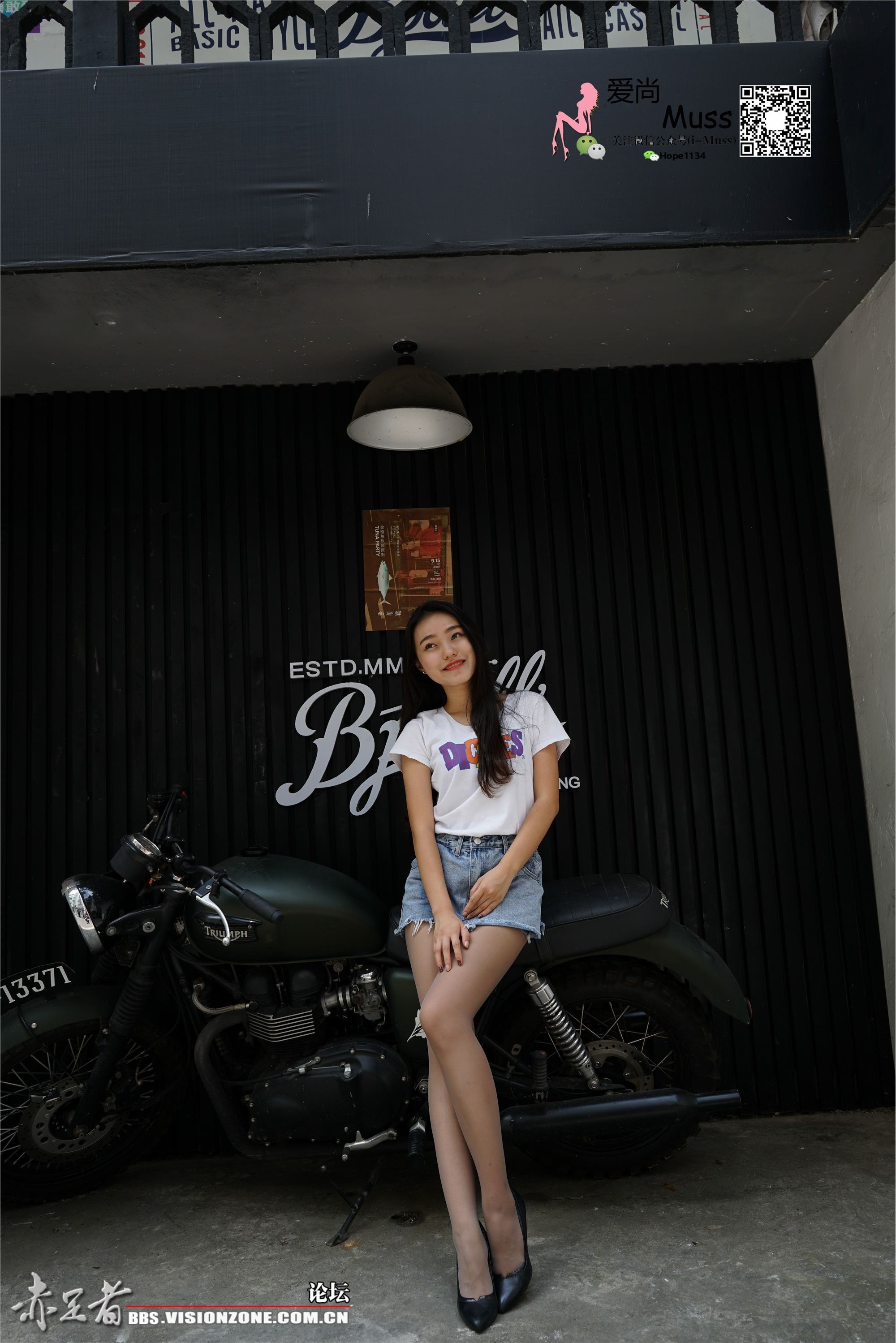 MussGirl慕丝女郎  NO.054 性格很好的大二礼仪模特小小带你上机车